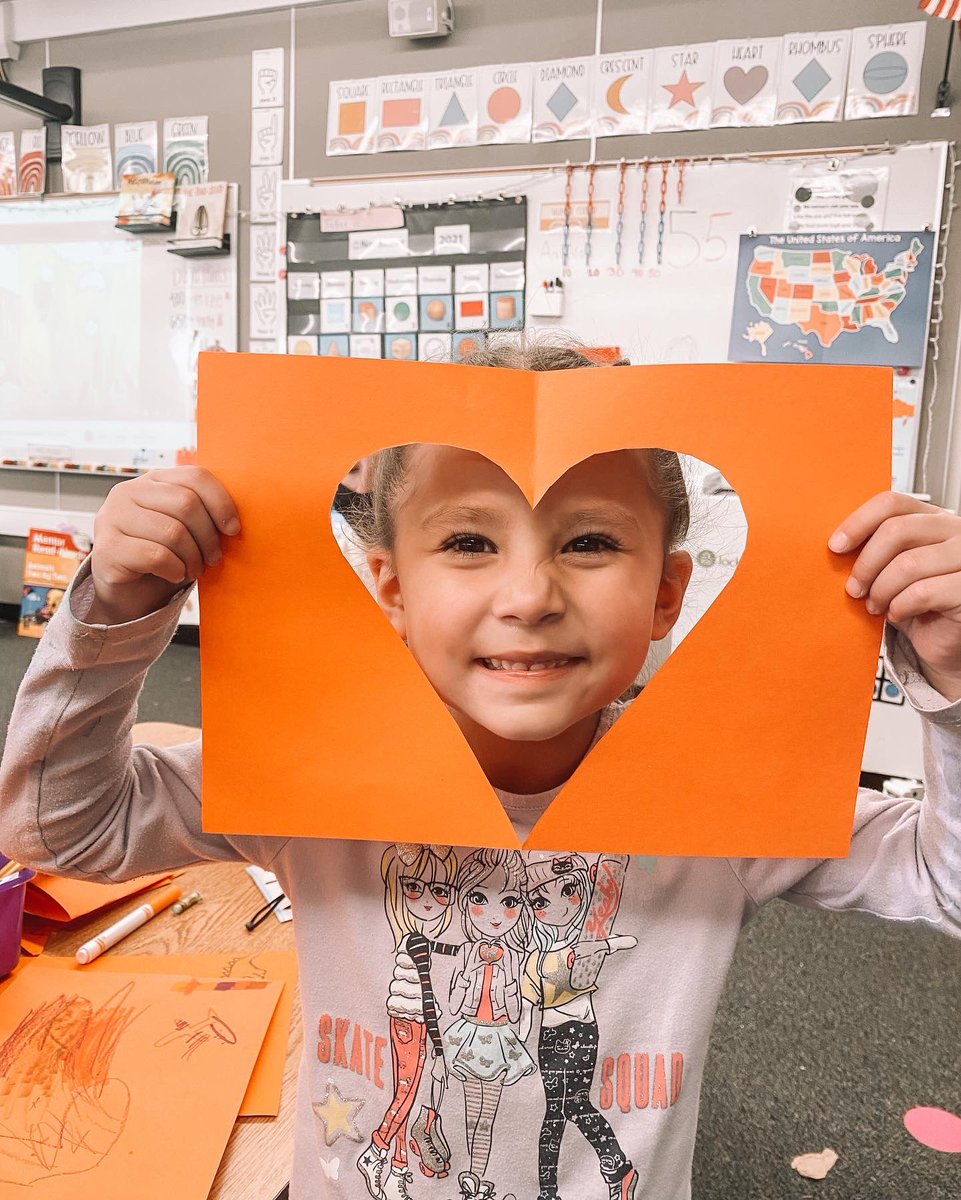 NevadaPiPhi's tweet photo. That’s a wrap for our fall 2021 C.A.R. program! Champions Are Readers is a hands on reading and writing program that we love participating in. For the past six weeks a lot of our members volunteered their time every Friday to help kindergarten classes progress on their skills! 📚 https://t.co/fMHsV347Rb
