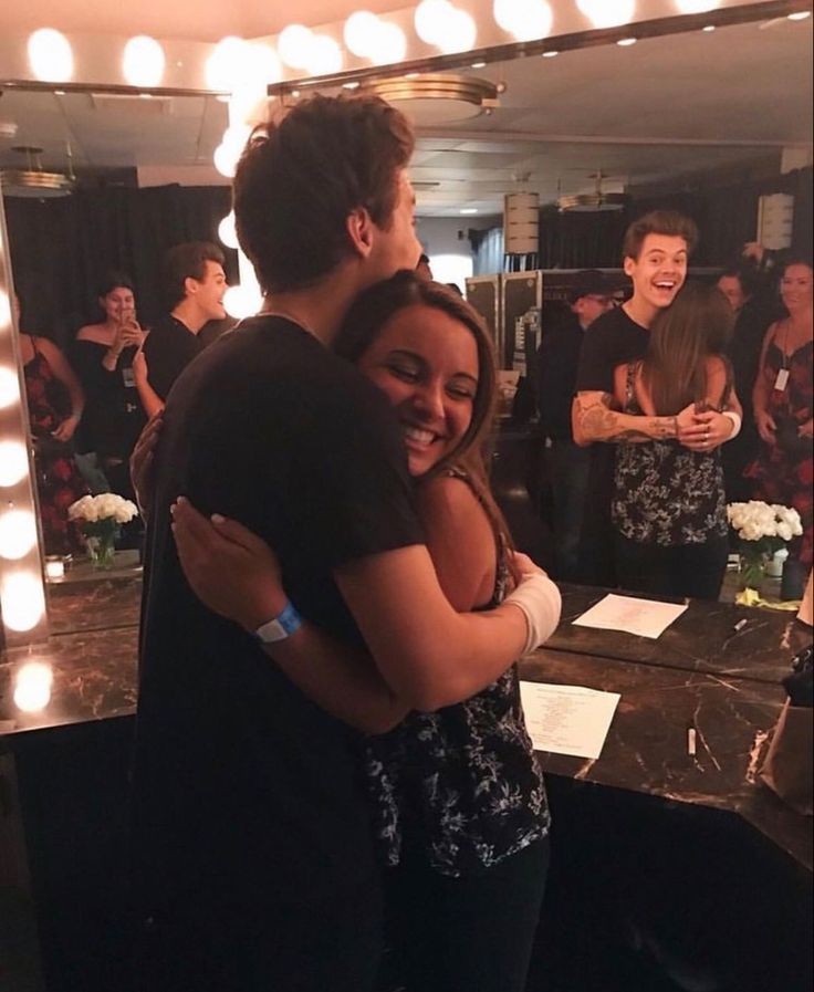 harrysafeplace_'s tweet photo. 📫 @mustchera te han enviado un abrazo de harry! 🌷

" eres una de las personas más lindas que he conocido gracias a tw, gracias por estar aquí todo este tiempo, te has vuelto muy importante y especial tanto para mí como para harry, gracias por apoyarnos + https://t.co/mLyIwJ57qX