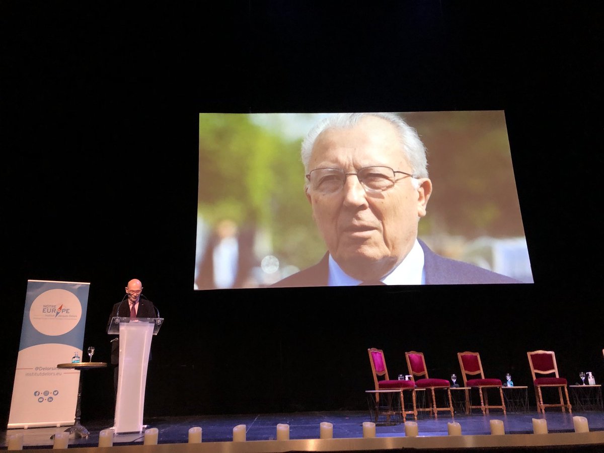 Merci à Jacques Delors pour ces 25 ans à l Institut Jacques Delors Notre Europe