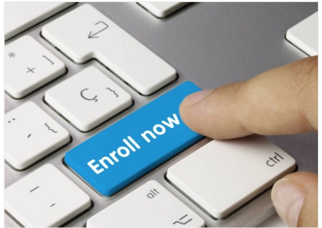 MediaCommCSUP's tweet photo. Join us Tues., Dec. 7th from 1-4 p.m. in the LARC lobby to get advised for spring 2022! We can further assist you with any questions that you may have, clear you so you can register, and/or help you to enroll in your courses!  #spring2022 #CSUPueblo https://t.co/ZrftG5HZwe