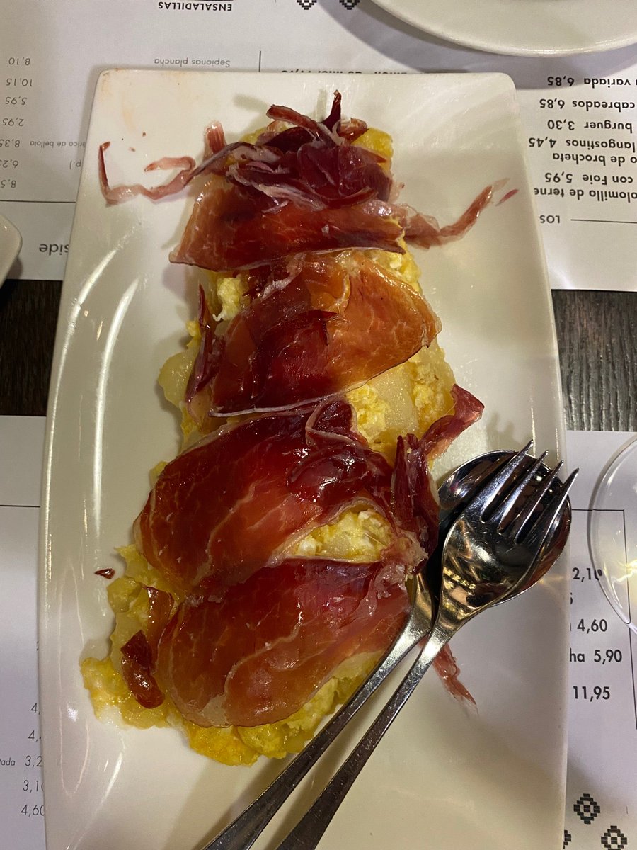 Aivlis2000's tweet photo. Non riusciamo a mangiare male a Madrid ❤️ (@ Vinitus in Madrid w/ @montyke @mlupoi) https://t.co/60Z7XNdy0I https://t.co/RBGERp8Eum