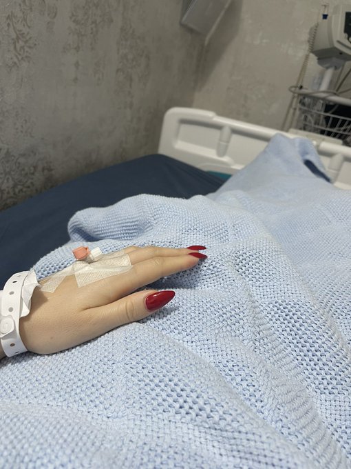 Just woke up from my new surgery. Guess what I did! ? https://t.co/FY3l2uSREw