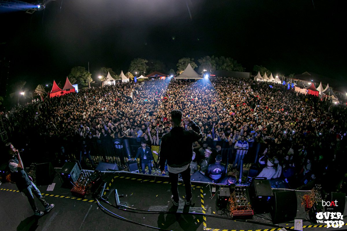 overthetop_live's tweet photo. The whole crowd chanted "INSANE" , what an epic moment. 🤩

@apdhillxn @gurindergill96 @shindakahlonn @gminxr

@RockWithboAt | @overthetop_live

#overthetop #apdhillon #gurindergill #shindakahlon #gminxr #thetakeovertour #brownmunde #livethesound https://t.co/ciWG24oiRQ