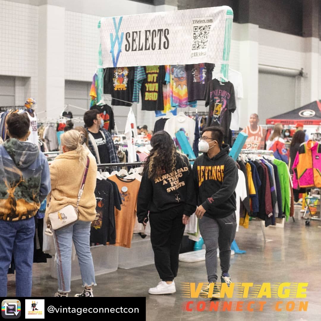#Shopsmall for Christmas this year at #vintageconnectcon, here @cobbgalleria this Saturday! This is Atlanta's biggest #shopping event for the #vintage #thrift #reseller and #hypeclothing culture. vintageconnectcon.com
#connectedtothecommunity #atlantaevents