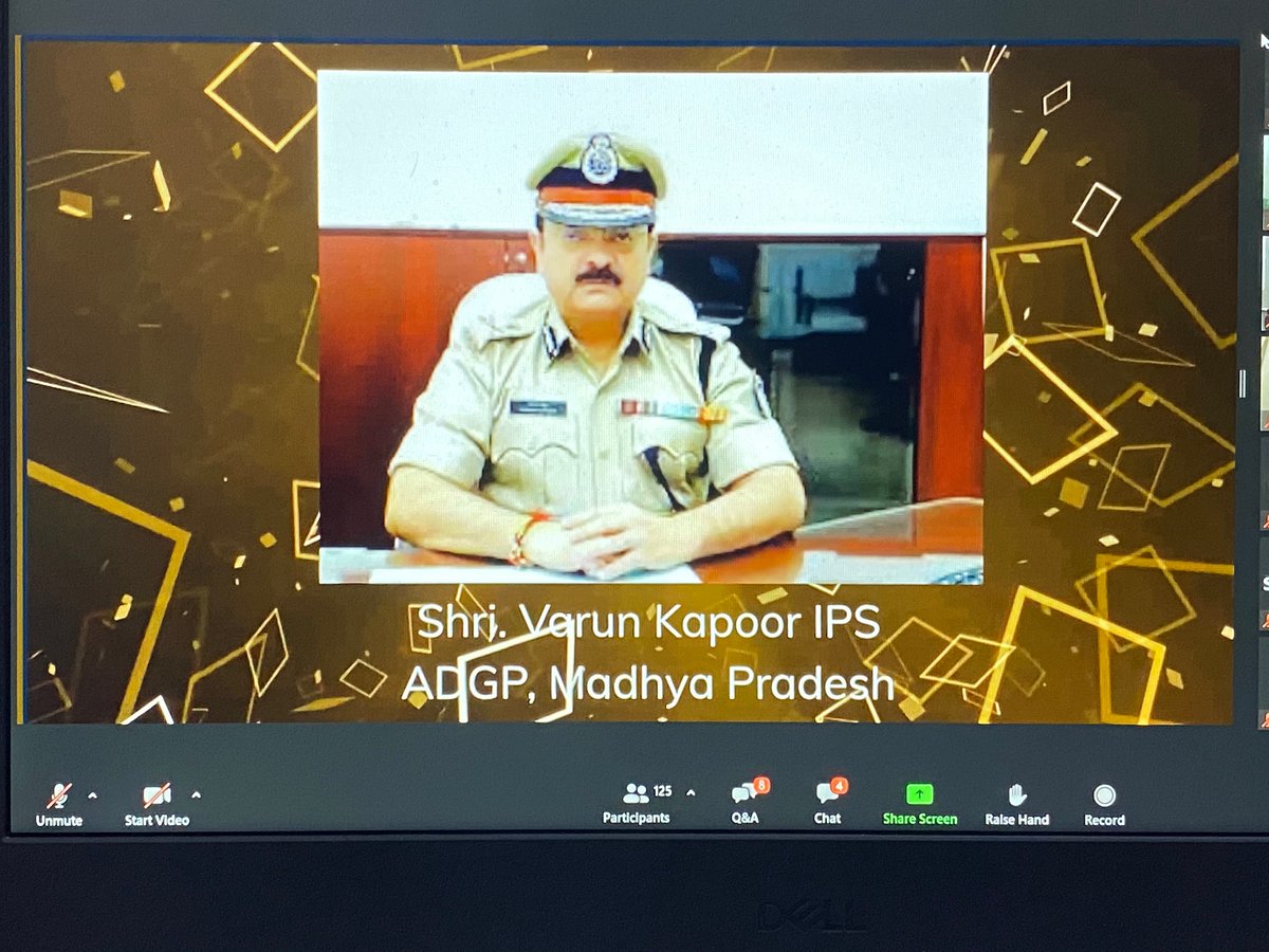 varunkapoor170's tweet photo. National Cyber Award winner
@ CRCIDF New Delhi
#MyAwards
#varunkapoorips https://t.co/HoESdg8A09