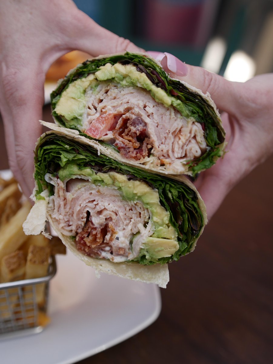 ACESANDALES's tweet photo. Speaking of wrapping things up!
The perfect, fast, and delicious lunch option. Ready for
pick up, delivery or dine in.
#SaladWraps #Lunch #AcesAndAles #Holidays๐ https://t.co/qKuTWgQh4z