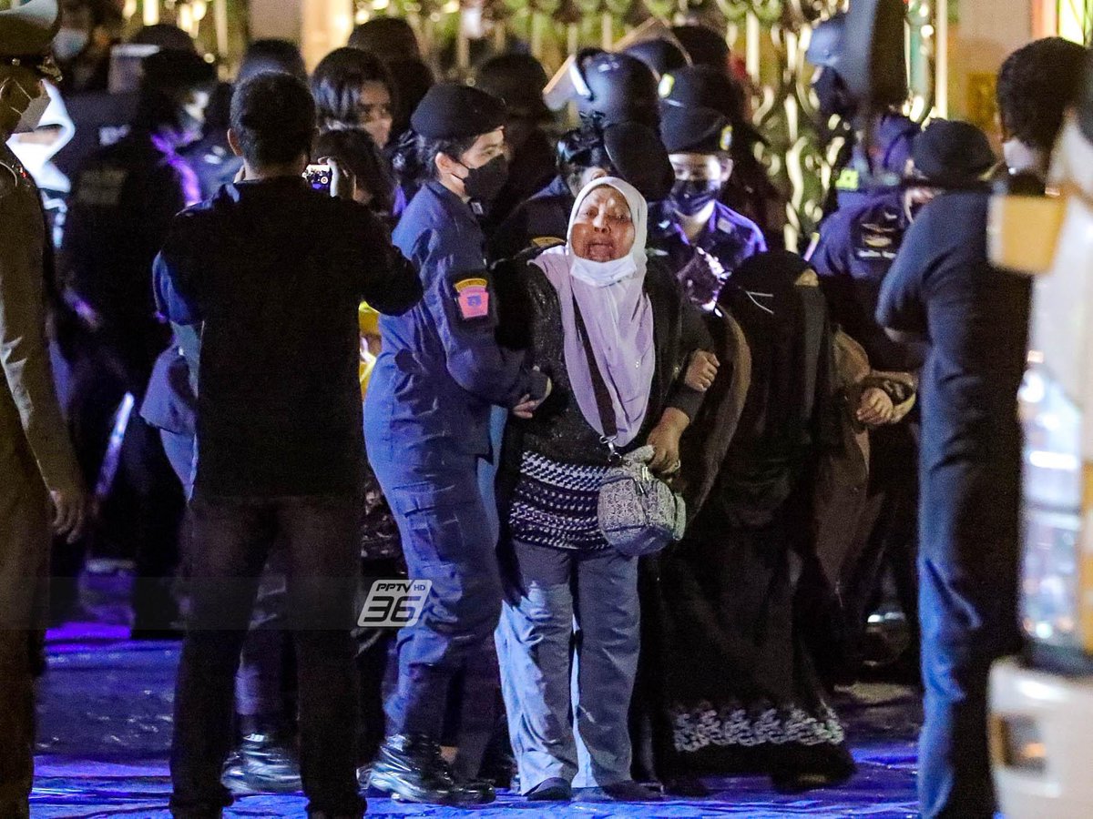 big_kiattichai's tweet image. โกรธไอสัส ต้องทำไงมึงจะไม่สลายวะ 
อันนี้คือโคตรสันติวิธีมึงก็รังแก สลิ่มมึงเชียร์กันได้ไงอะ อันนี้ส้นตีนโคตร ๆ เลย
 #saveจะนะ