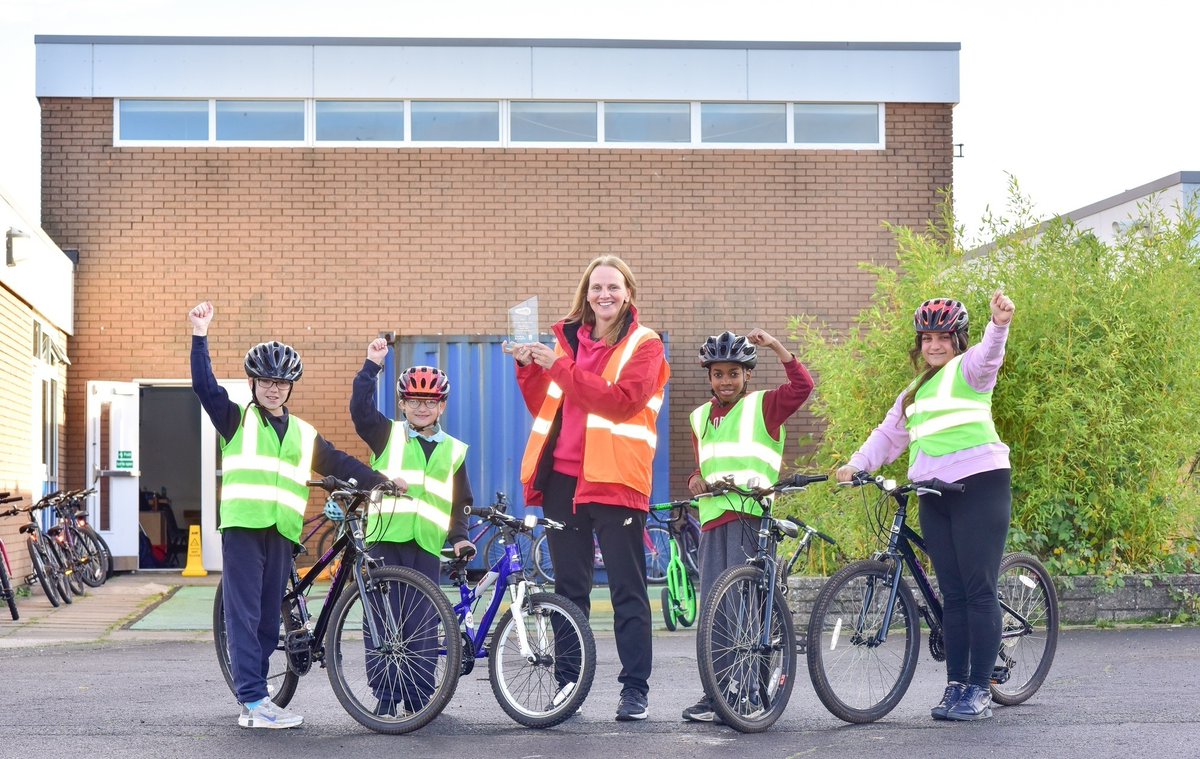 BikeabilityScot's tweet photo. 🏆 “I am just so proud of myself for now being able to ride a bike, I’m shaking with excitement.” Lily, Primary 7.

@CanalViewPSEdin in Edinburgh received the #BikeabilityScotland School of the Year Award for going above and beyond to deliver training. https://t.co/7PqbVYoK5w https://t.co/cN6Cfc6Vca