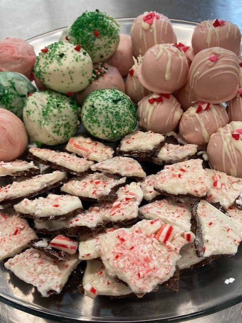 twcpculinary's tweet photo. @twcpculinary  provided some yummy treats for our faculty lunch on Friday! #twcpculinary #bakingfun #christmasluncheon @CTEConroe @CollegeParkHS https://t.co/7TWlYy1on9