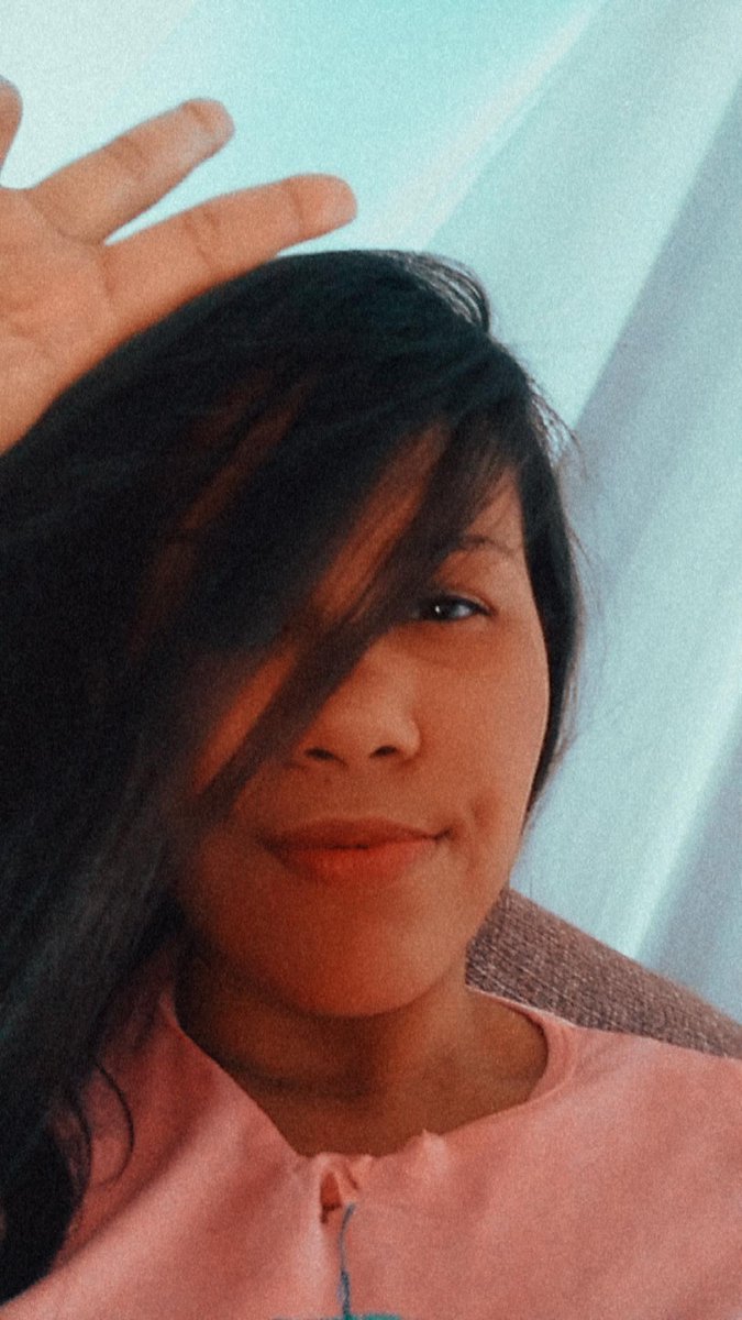 GiulliaCardim's tweet photo. 😊✌️/😒 https://t.co/GI5FDPA7vm