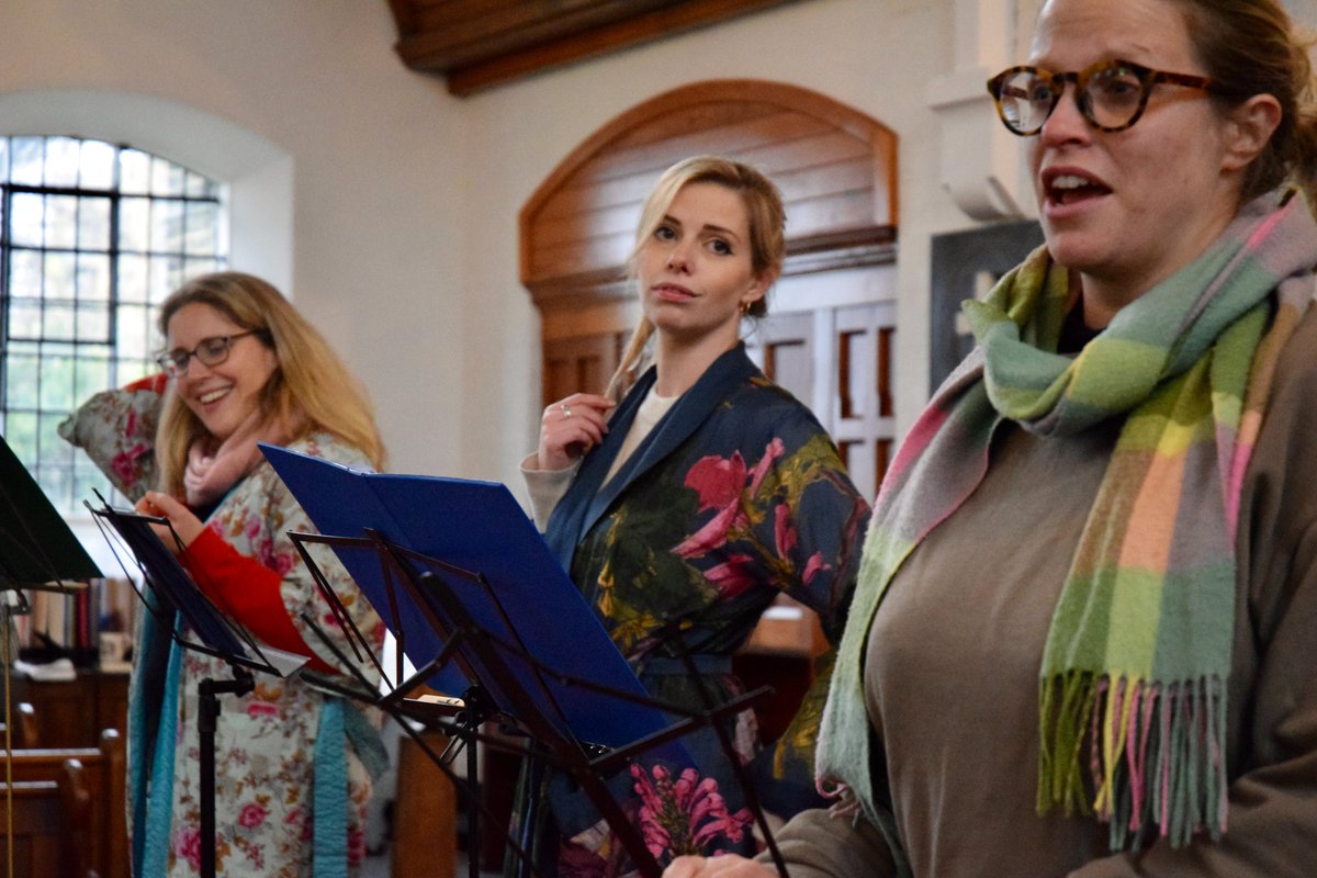 stpaulsopera's tweet photo. Cinderella in the making at @StPaulsSW4 - oh what fun! Some tickets for Thurs but very few for Sat - click here to buy https://t.co/ma1zn5bHDg @ClaphamSociety @thisisclapham #christmasopera #panto #claphamoldtown #PaulineViardot #christmasmusic https://t.co/dunfLJXkRr