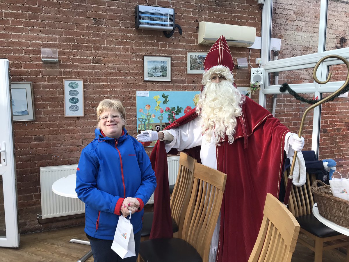 MichelleCookAV's tweet photo. Busy but incredibly rewarding working weekend for me.  I supported our Manningtree charity shop on Saturday and enjoyed meeting lots of new people treating themselves to a bargain or two! And on Sunday we welcomed St Nicholas..or Nigel our patron! Lots of very happy faces 😊 https://t.co/cTOL6bMfK1