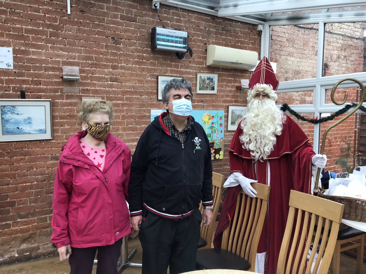 MichelleCookAV's tweet photo. Busy but incredibly rewarding working weekend for me.  I supported our Manningtree charity shop on Saturday and enjoyed meeting lots of new people treating themselves to a bargain or two! And on Sunday we welcomed St Nicholas..or Nigel our patron! Lots of very happy faces 😊 https://t.co/cTOL6bMfK1
