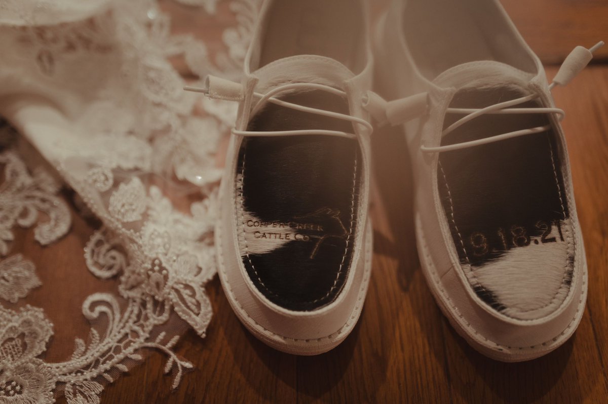 JTitzer's tweet photo. @punchyvibes Cowboy Fire! You can find them on Instagram and Facebook! They made my wedding shoes! https://t.co/kgmF6bEBLW