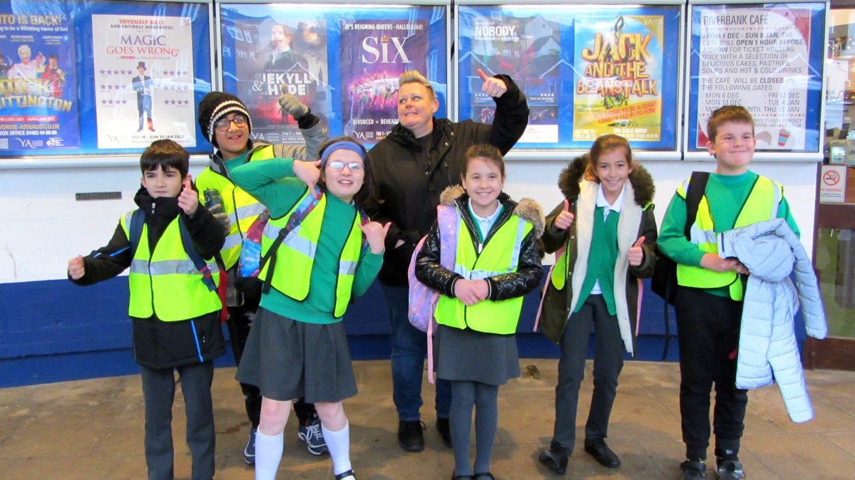YvonneArnaud's tweet photo. Acclaimed SignSong performer @FletchSignSong led a workshop with our group from @guildfordgrove Primary today, teaching them to perform a song in BSL. Fletch@ will be joining #EdSheeran for his dates at Wembley Stadium on his new tour as a #SignSong performer &amp; #BSL interpreter. https://t.co/Q4nHSHgX4K