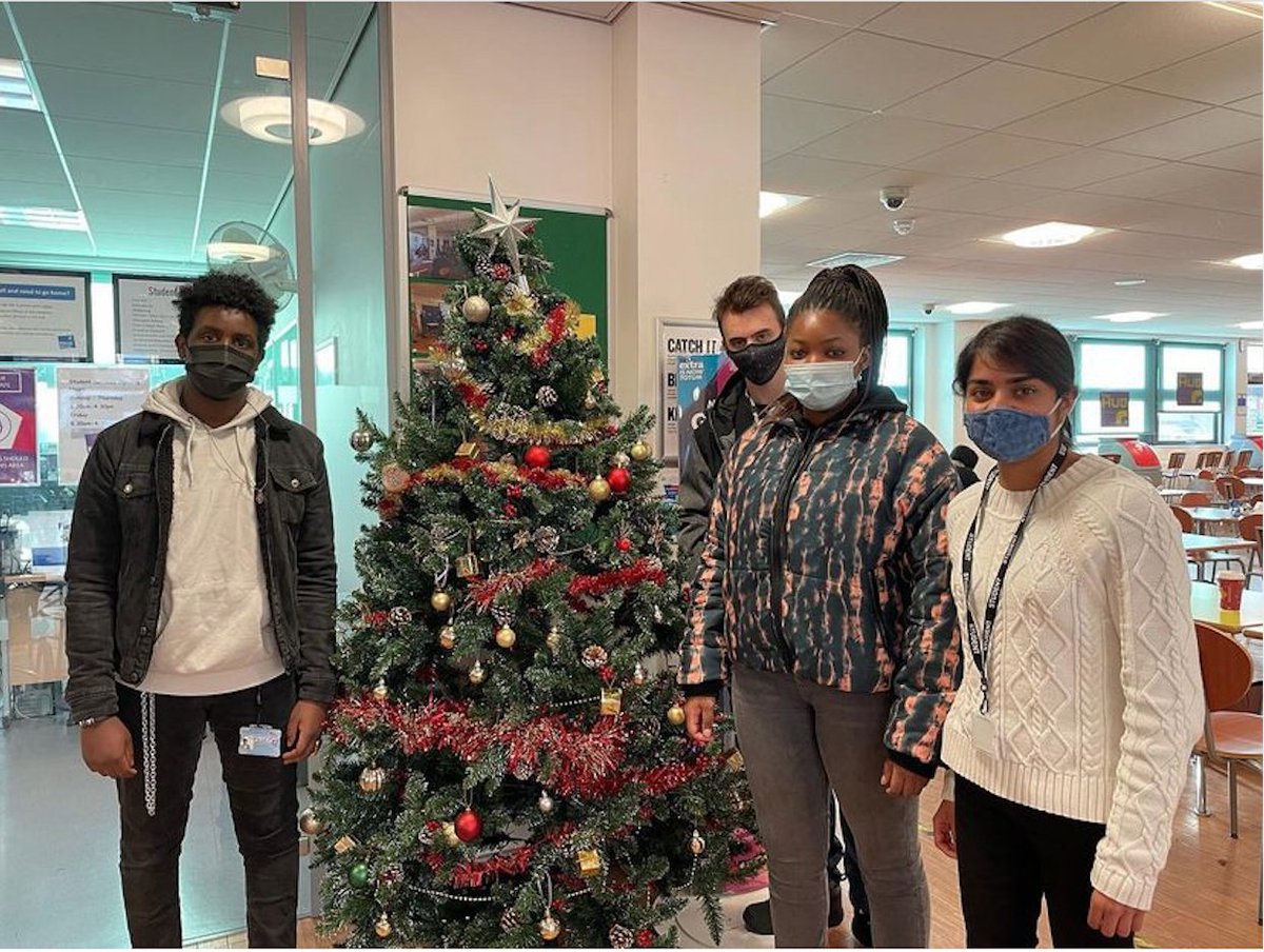 We're loving Christmas season! The Christmas trees went up at all our College's last week, including this one at Windsor 🎄 ✨