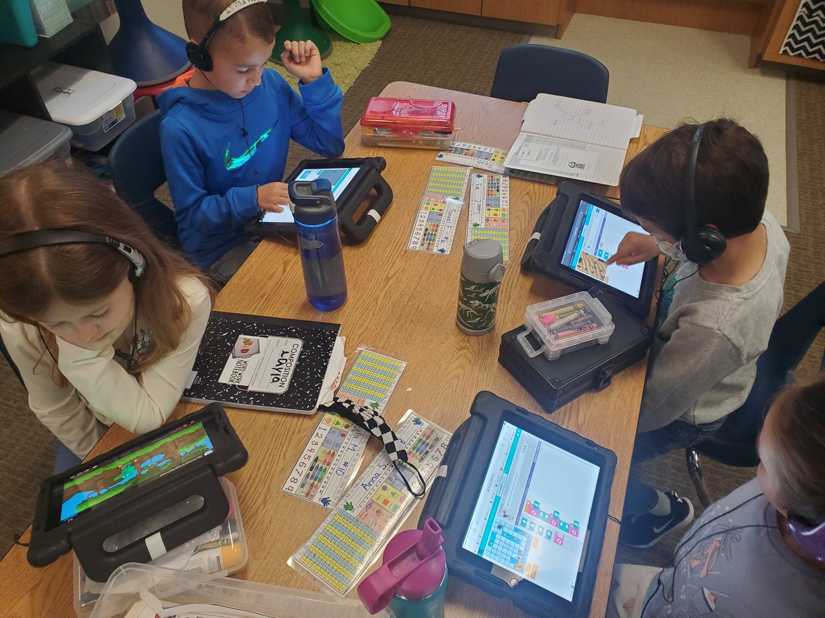 moreteachn's tweet photo. Continuing our Hour of Code with the Beebots!  Every student was super engaged.  So great to see students who may struggle academically totally excelling with coding.   #FriscoFutureReady #DigitalCitizenship @harrison579 @scott_elem https://t.co/9ua0hG4sJZ https://t.co/MINgkwHZhe