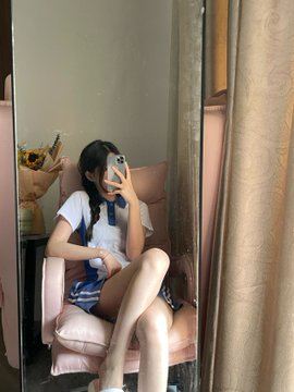 trang21441952's tweet photo. yêu đến tận vùng kín hai đùi tự dạng ra, chịch đến lúc chán nói bye bye https://t.co/qkQyjVdAf1