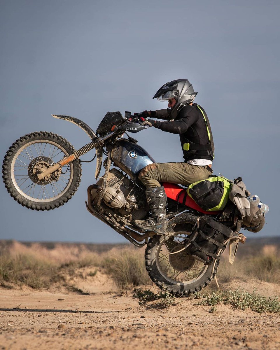 CardoSystems's tweet photo. #MondayMotivation having some good fun with old school adventures

📸 IG: @buddiesgs
🎧 #PACKTALKBold

#CardoSystems #AskForCardo #CardoFam  #spiritofgs  #R80GS https://t.co/lD6p4gTVI4