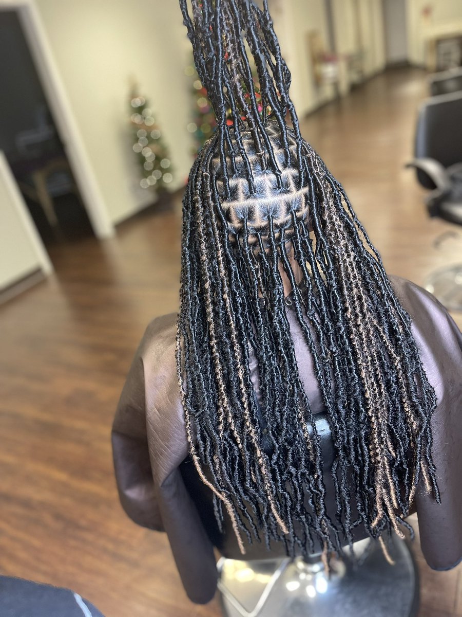 qveen___mo's tweet image. Soft Locs • First appointment in the Lou
#softlocs #stlhair #stlbraider #protectivestyles #BlackOwnedBusiness