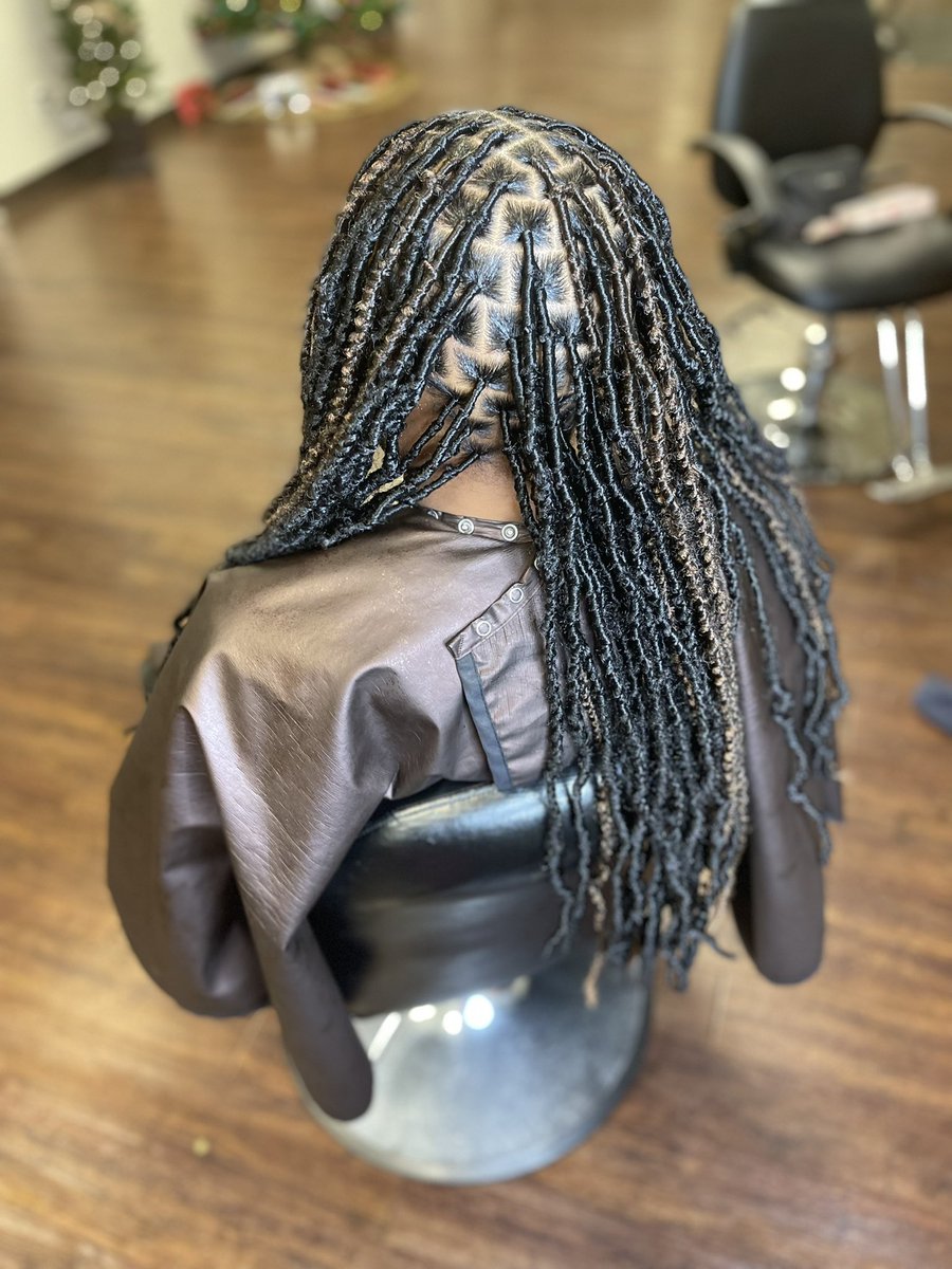 qveen___mo's tweet image. Soft Locs • First appointment in the Lou
#softlocs #stlhair #stlbraider #protectivestyles #BlackOwnedBusiness
