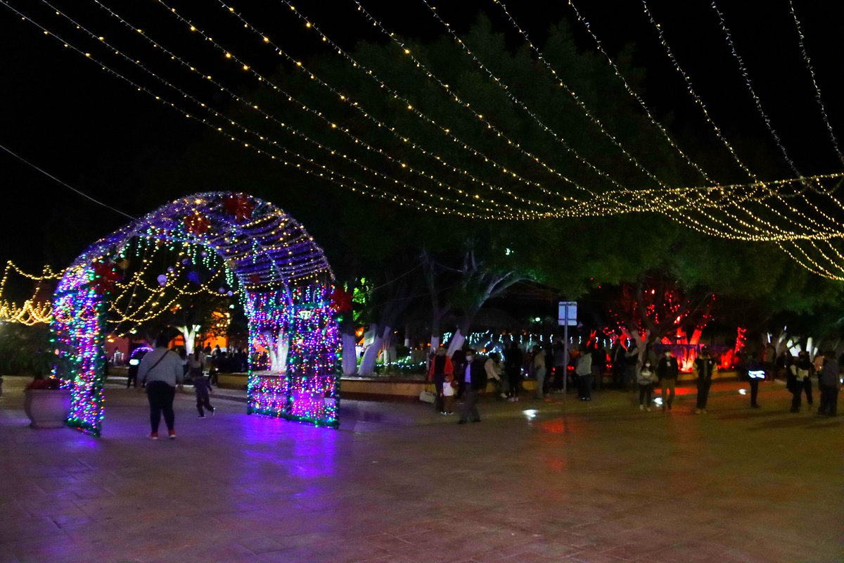 🎄 @PenamillerQro no se queda atrás con los festejos decembrinos, y este fin de semana se encargaron de demostrar su espíritu navideño con este evento 👇
bit.ly/3ExJDmg