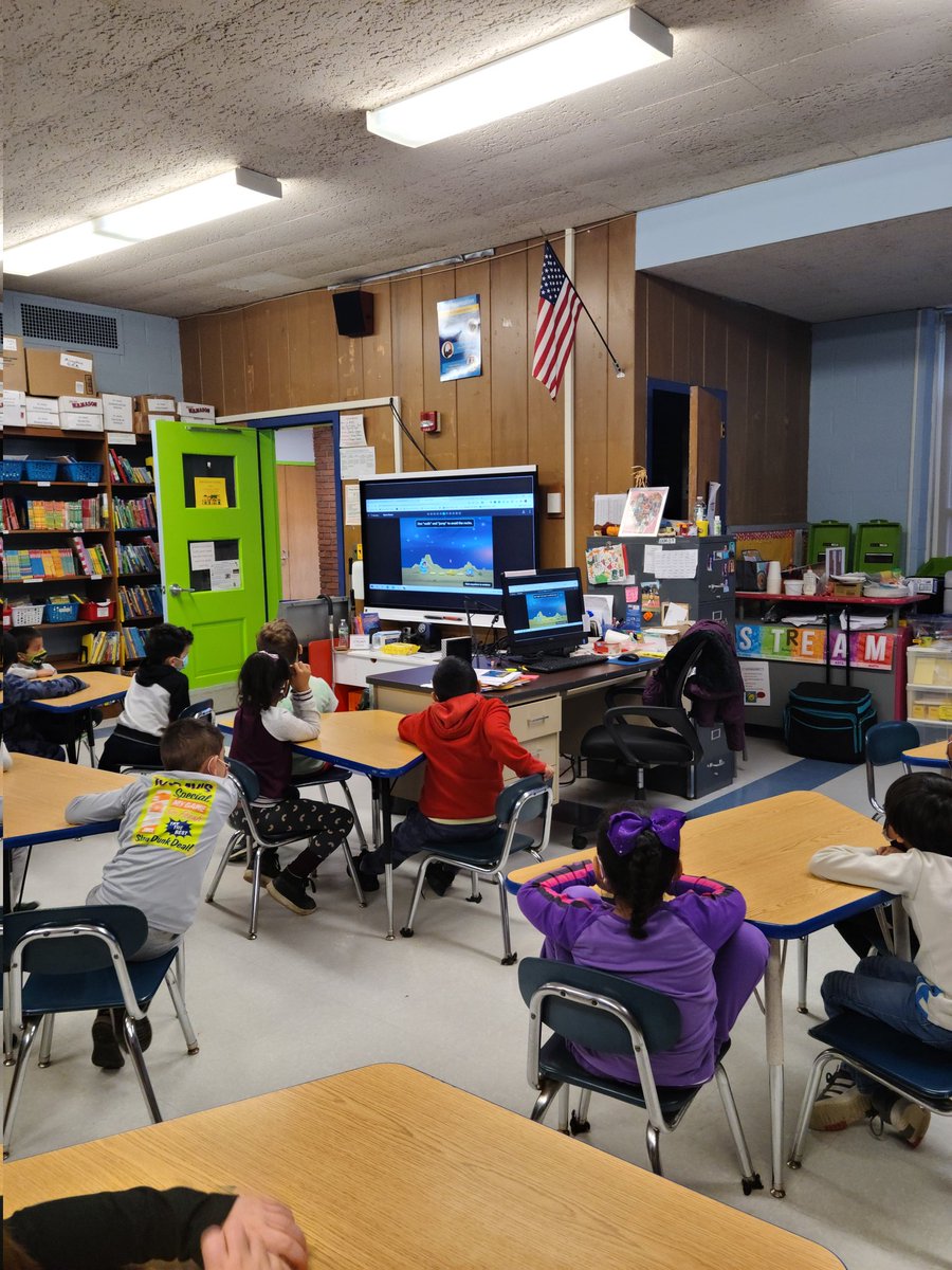 TeachBacon's tweet photo. Coding is always more fun with friends!! OHS robotics students visit Brookside to teach coding with @gotynker @codeorg @OssiningSchools @JessicaTurnerNY @OssDOT #hourofcode #opride https://t.co/ceSQlTQR5C