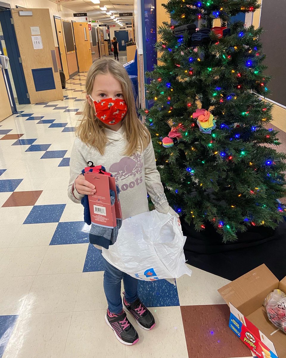 EcoleCrane's tweet photo. Our first donations for our Giving Tree (supporting IC Drop-in Centre) and non-perishable food items for @manitobaharvest being shared today. β€οΈ #communitygenerosity https://t.co/tPFs50EQgv
