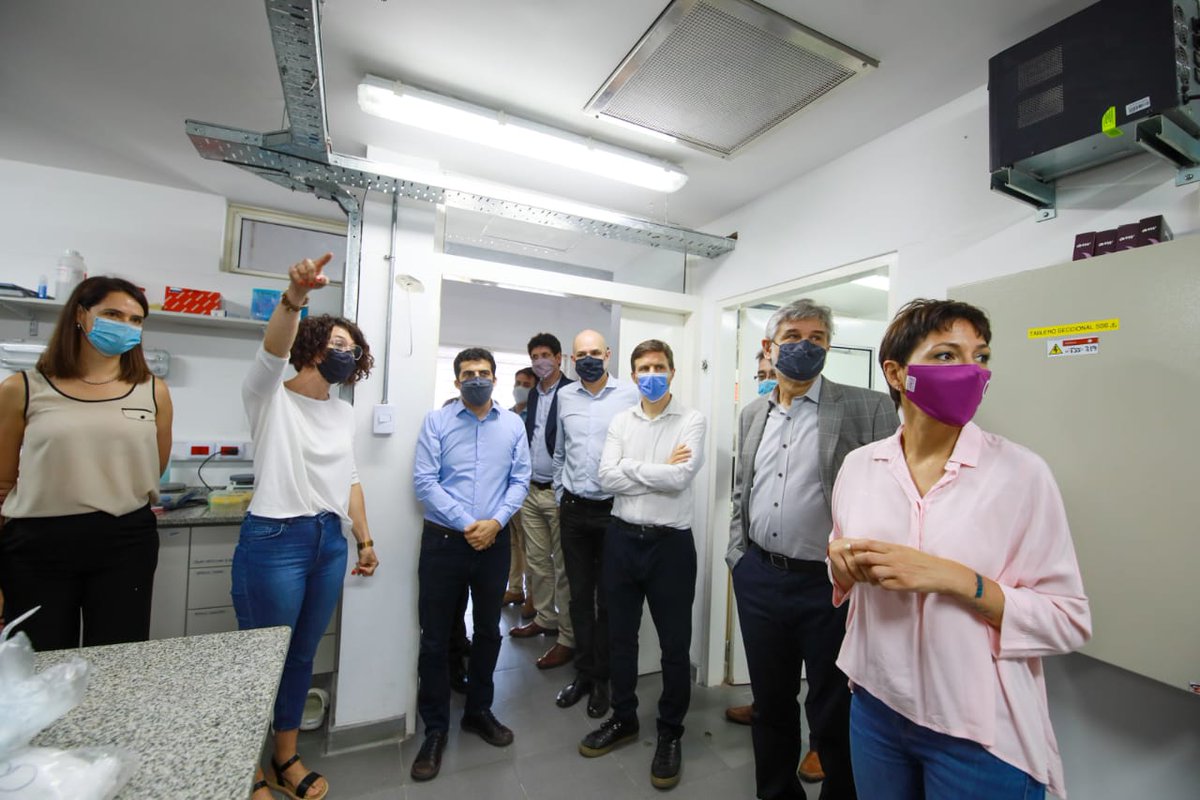 FilmusDaniel's tweet photo. Recorrimos junto a @mayrasmendoza, Alejandro Villar, Alfredo Alfonso y Mario Lozano el Laboratorio de Microbiología Molecular de la @UNQoficial, en el marco de la visita para firmar el convenio en apoyo a #QuilmesTec. https://t.co/HenZrcTr5a