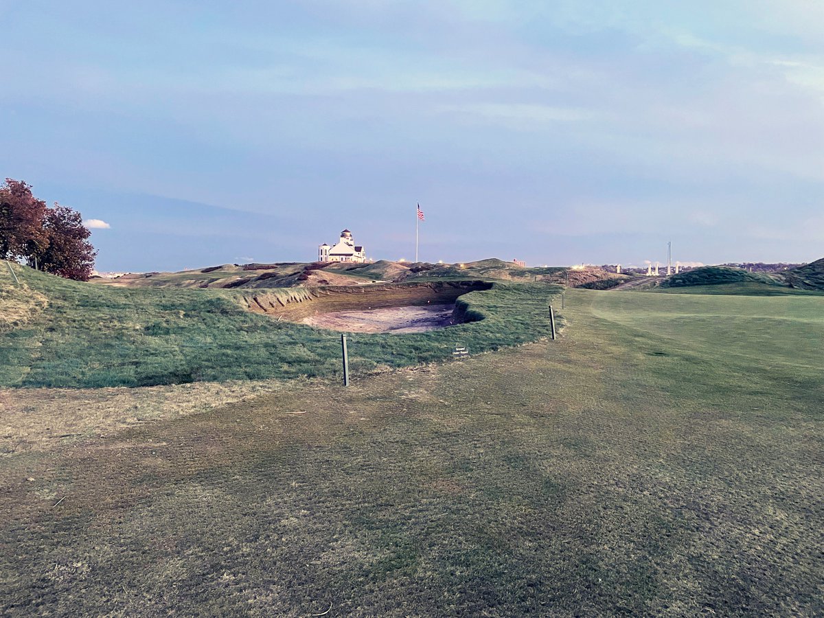 IVI_GOLF's tweet photo. Work has continued at Bayonne Golf Club on some revamped bunkers using @PermaEdgeBunker  Tom Woodward and his staff have worked hard to improve select bunkers and are thrilled with the results so far.  Keep it up guys! https://t.co/8QbCNUOBTM