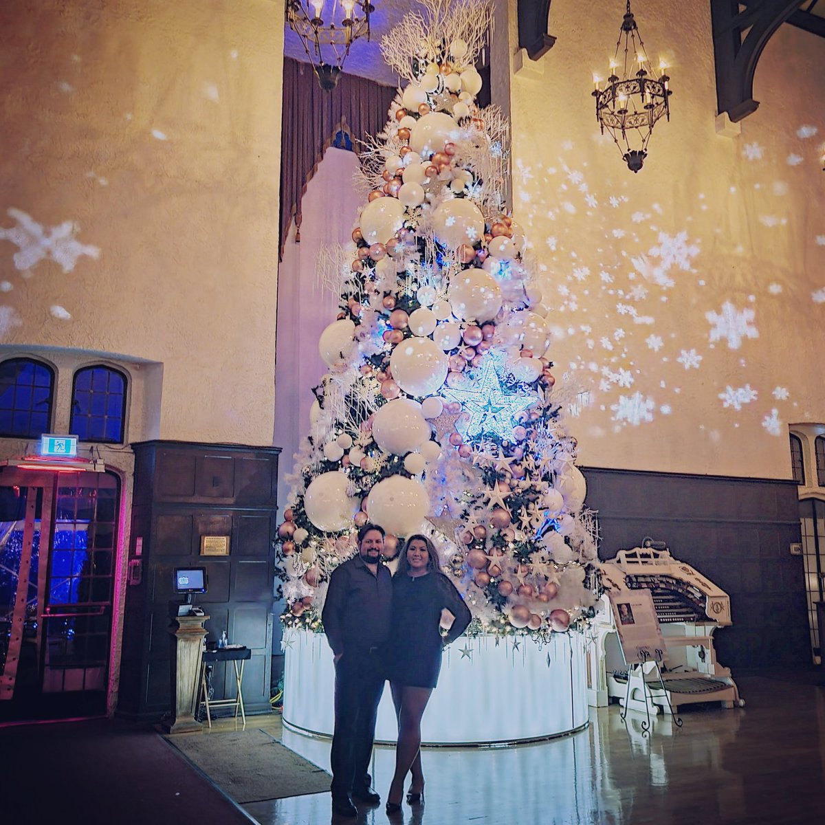 nylarev's tweet photo. Very beautiful #christmas 🎄  @CasaLomaToronto Check out the Holiday Lights 6PM to 9PM daily get tix or RSVP at one of the restaurants #Toronto dinner @DonAlfonsoTO was great! https://t.co/WxfIHM8S5e
