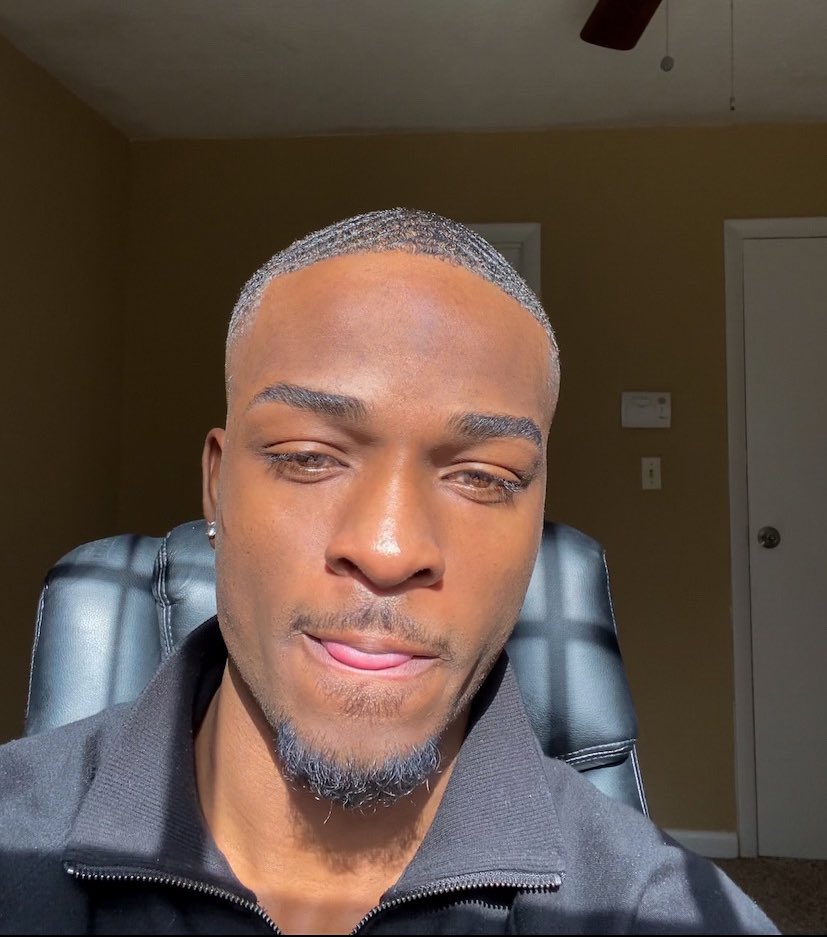 Ms.Yams (FarFromAFanHo) Twitter