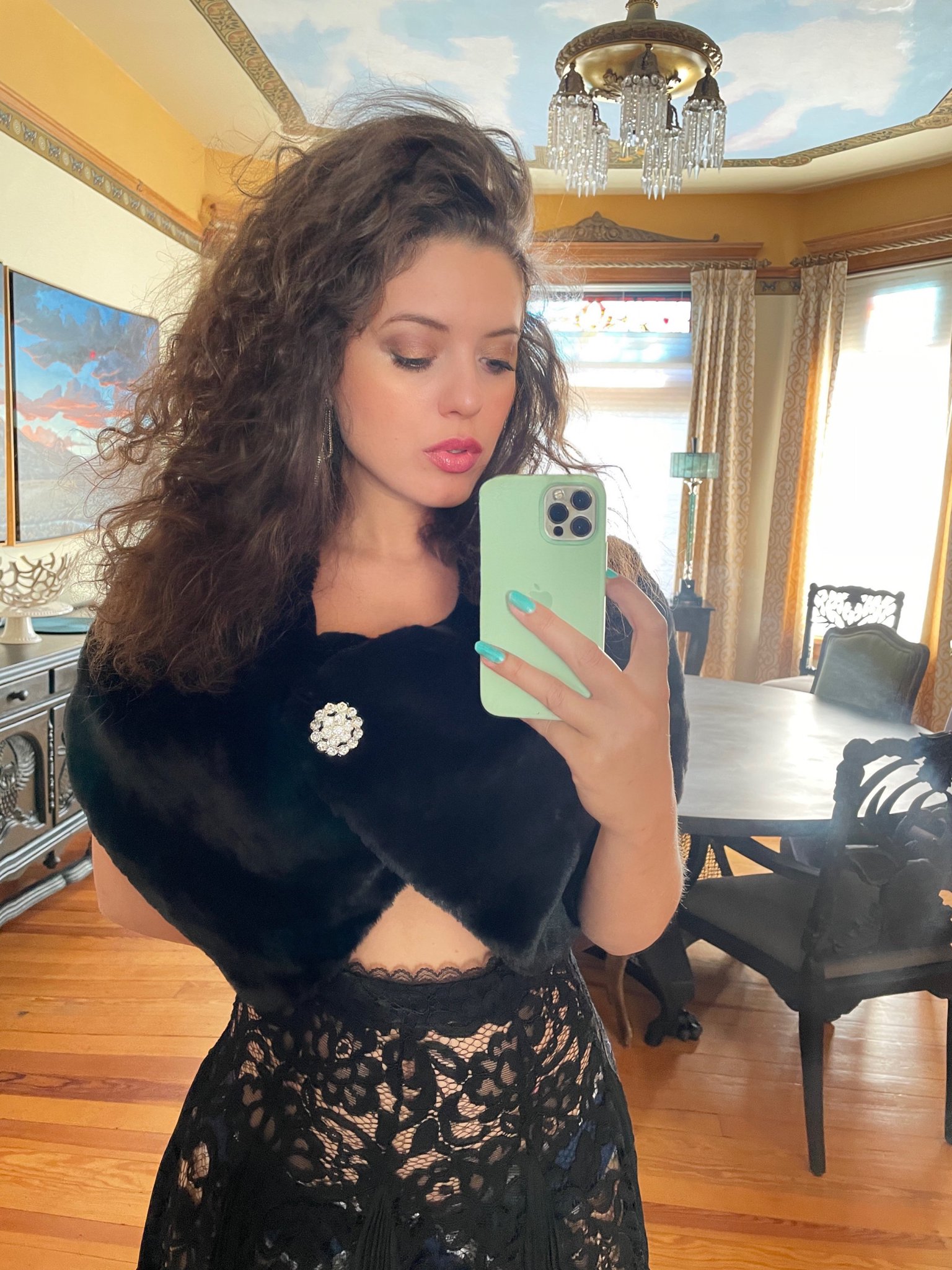 TW Pornstars - 2 pic. Luray Mama 🍑 4$ Sale. Twitter. Which holiday babe