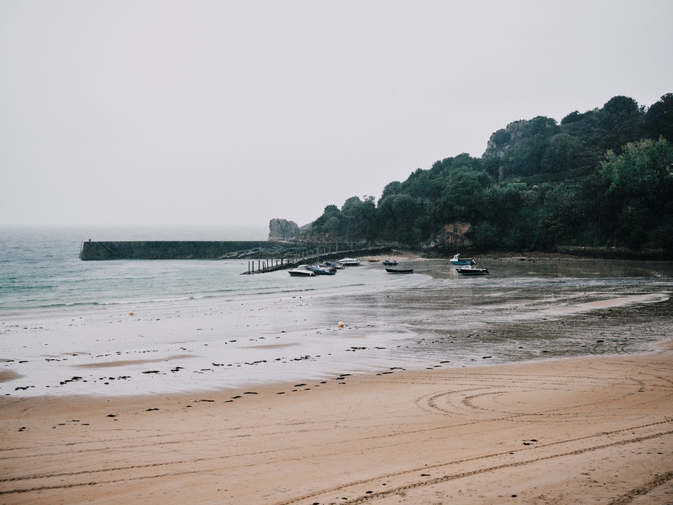 Our beautiful beach might be a bit emptier than the summer months, but the peacefulness here is pretty special at this time of year too!

#biarritzhotel #jersey #jerseyci #jerseyhotel #visitjerseyci #visitjersey #theislandbreak