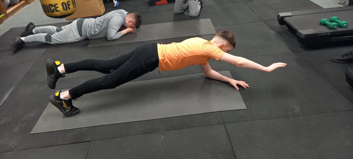 limerickyouth's tweet photo. The Health &amp; Fitness Prog continued at @garryowencdp recently with the boys from our #Garryowen Youth &amp; #Irishtown #GYDP been put through their paces by instructor John Ryan. See you again on Wed boys!💪 #limyouth #lys @ywirl @LimClareETB https://t.co/sVicsFmFPh