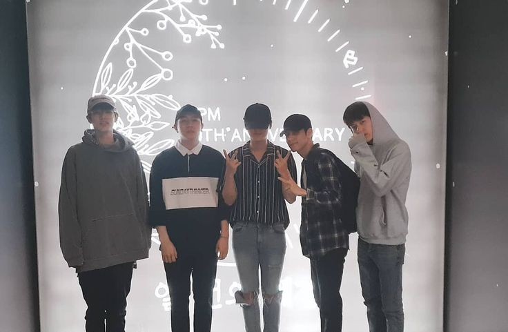 beyourfinale's tweet photo. gapapa ga ngestan day6 dari awal, yang penting sampai akhir✨ https://t.co/ycWbcHx3fF