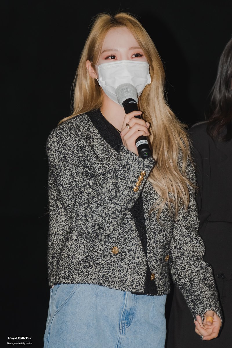 RMilkTea0117's tweet photo. 21.12.4. 마마무 (문별) 무대인사 - 마마무 2021 WAW 콘서트 더무비
@RBW_MAMAMOO #마마무 #mamamoo #문별 #MoonByul #마마무2021waw콘서트더무비 #마마무무대인사 #무대인사 #CGV #CGV영등포 https://t.co/b7twWEuznL