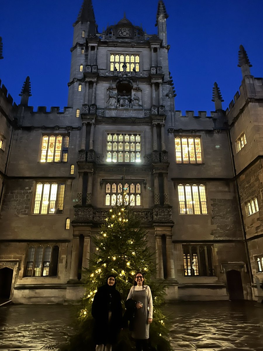 gorse_ruth's tweet photo. We have arrived for the ceremony @UniofOxford. Very excited to see the world class facilities on offer! Attia &amp; Lilly are enjoying the Christmas feel🎄 #wcsqm #worldclass https://t.co/JBvfgtDlz2