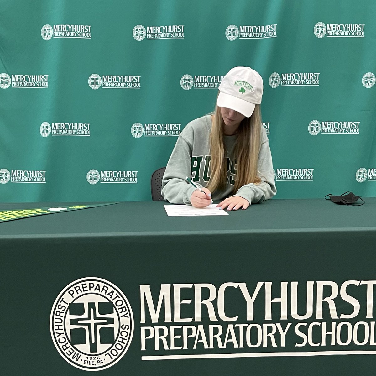 MercyhurstS's tweet image. Congratulations Rebecka! ☘️⚽️