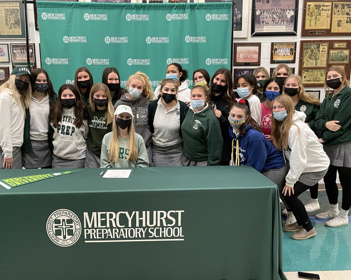 MercyhurstS's tweet image. Congratulations Rebecka! ☘️⚽️
