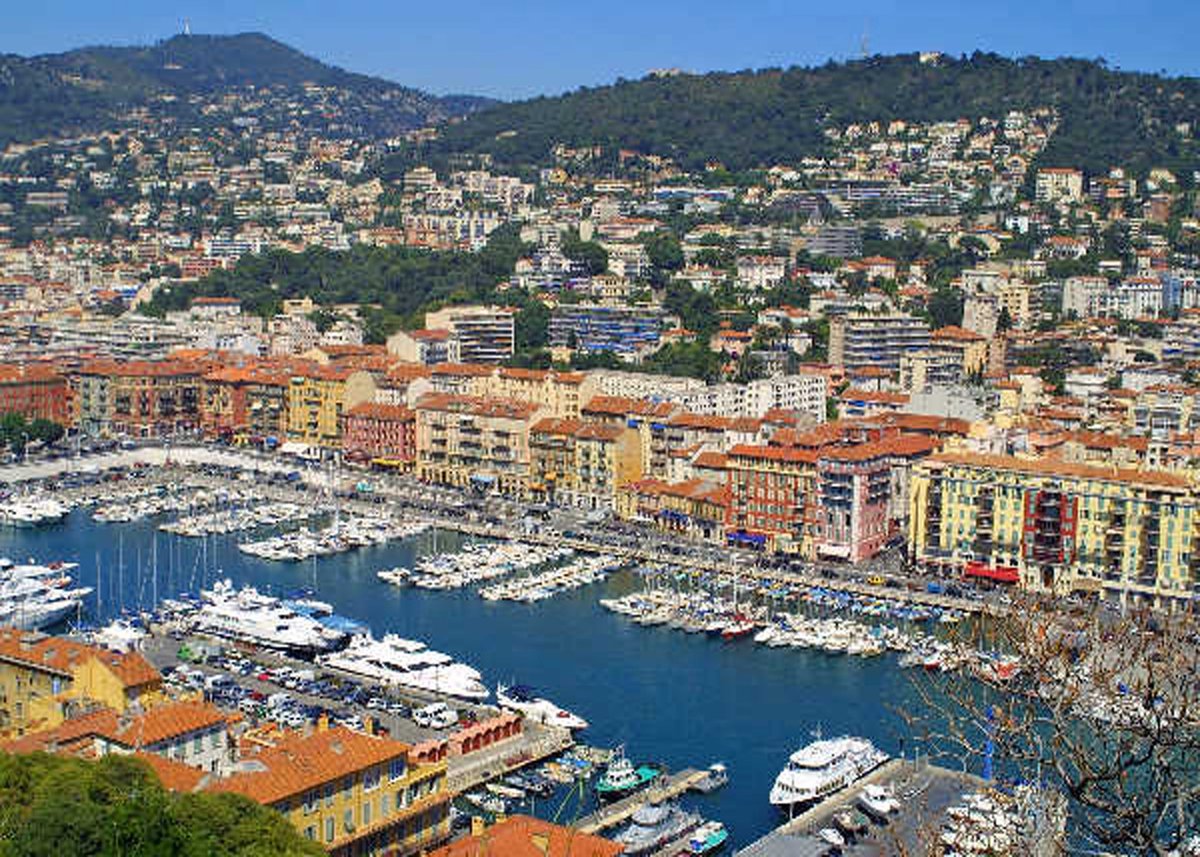 WHY NICE IS SO NICE

The French Riviera is renowned for glamorous hotspots such as Cannes, Monaco and St Tropez; &amp; Nice is the ideal location from which to explore these desirable destinations and more of the captivating coastline, be it by yacht, train or bicycle

#frenchriviera