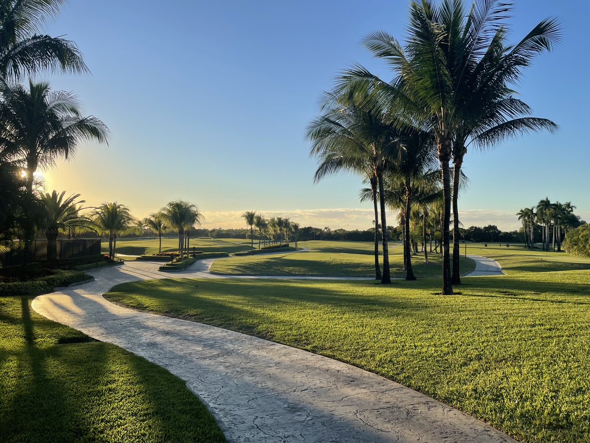 CJSpray's tweet photo. As the preferred equipment distributor for Conklin Roofing Contractors, CJ Spray was honored to be a part of the Conklin Preferred Contractors Trip at Trump National Doral in Miami last week!
https://t.co/8S8y5z9x7A
#ConklinPCTrip2021 #conklin #roofcoatings https://t.co/a0few2TeML