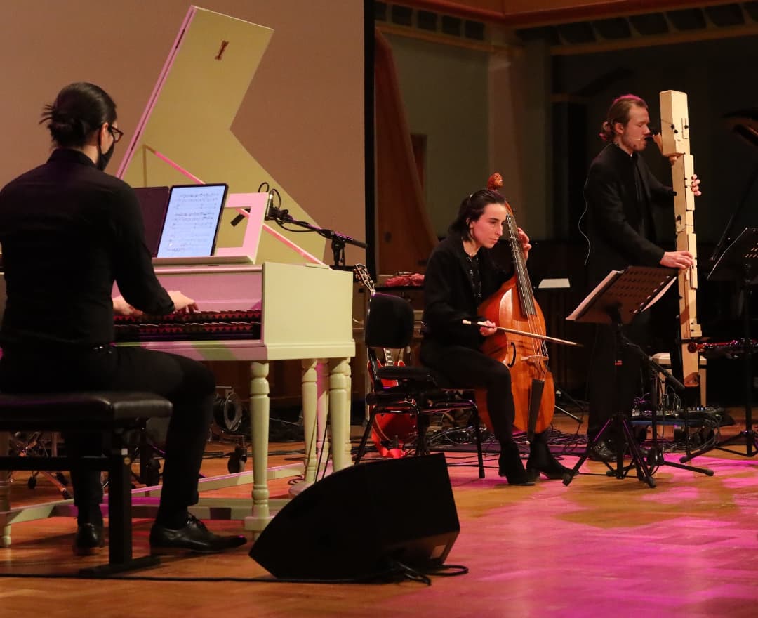 .<a href="/prixdeman/">Prix Annelie de Man</a> &amp; the #PRIX2021 closing concert at @orgelpark yesterday. Thanks to Clémence Schiltz for joining us, Wesley Shen for flying over from Canada, and Apollonio Maiello for writing «what you are, i once was, what i am, you will become» for <a href="/UglyPugtrio/">Ugly Pug</a> &amp; playing it with us.
