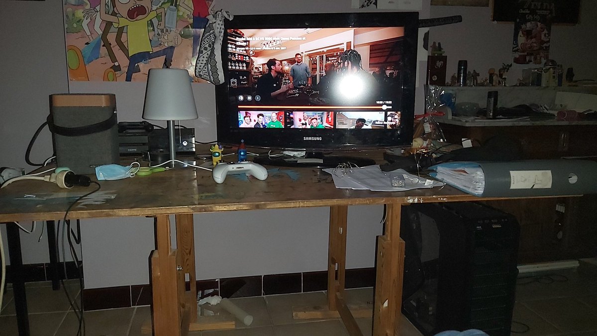 flags_WaV's tweet image. #philipshue  #smartlightning le set up du bon pauvre