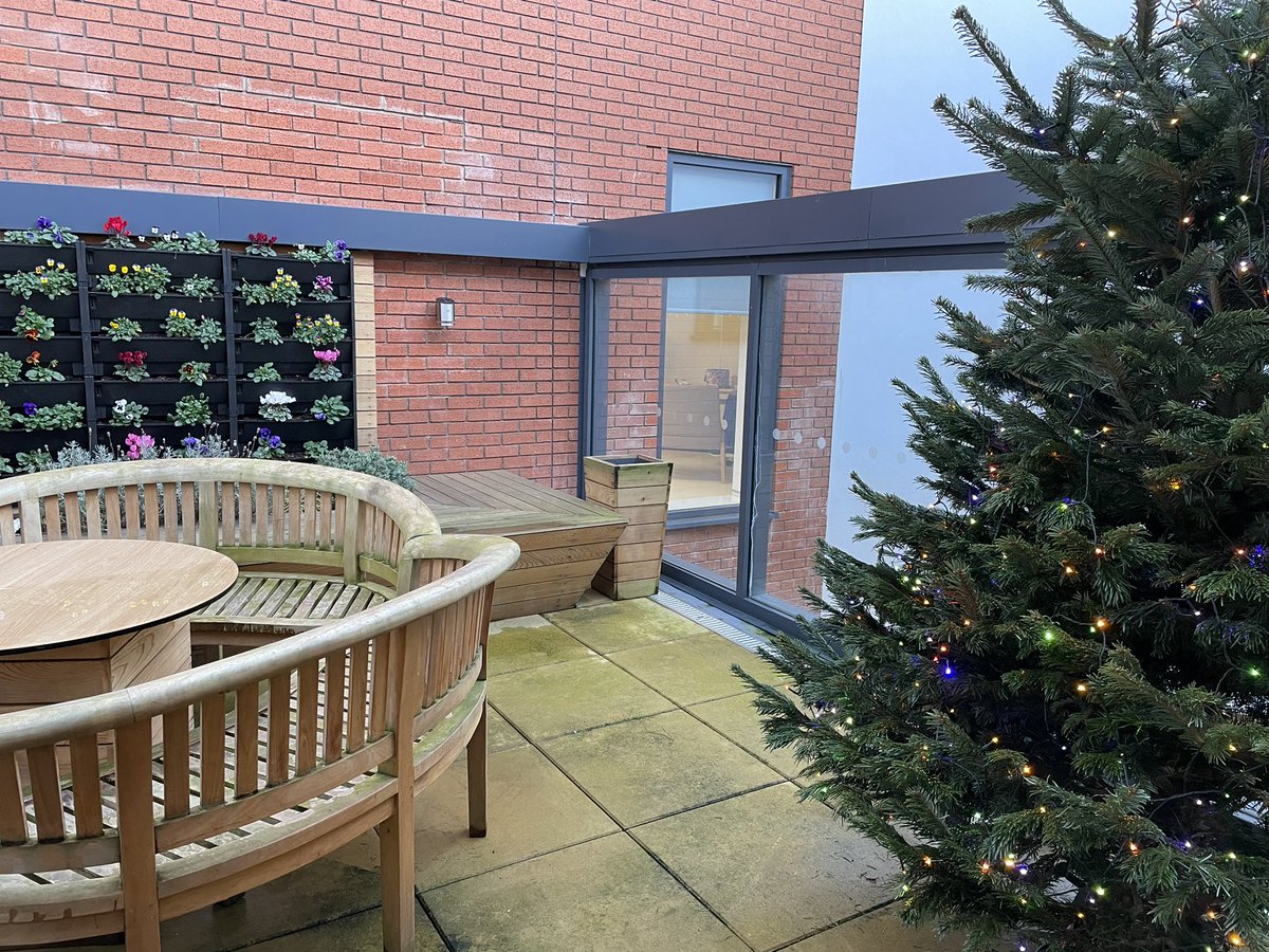 The beautiful neonatal bereavement suite @LiverpoolWomens 2day - visiting with @CNOEngland - also the lovely family garden cared for by staff - families so appreciate this special space. Staff told us of the importance of ‘making memories’ esp when time with a baby is so short