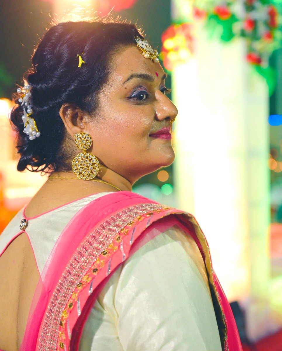DevilishShree's tweet photo. જો વટ ની વાત આવે તો મારો પણ ઓછો નથી।
#weddingclick https://t.co/R0JkOyRQv7