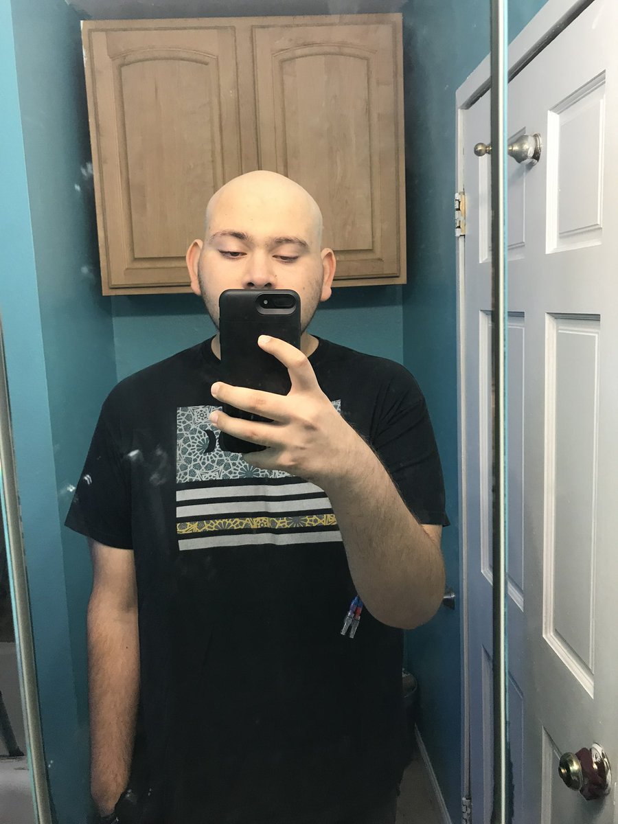 AndrewJToruno's tweet photo. My friends, after 2 and a half years, I can now say that last night was my last time taking chemotherapy! Fighting cancer sucks, but now the hard part is over. Thank you to everyone who believed in me <3 https://t.co/gAY0T18Eyv