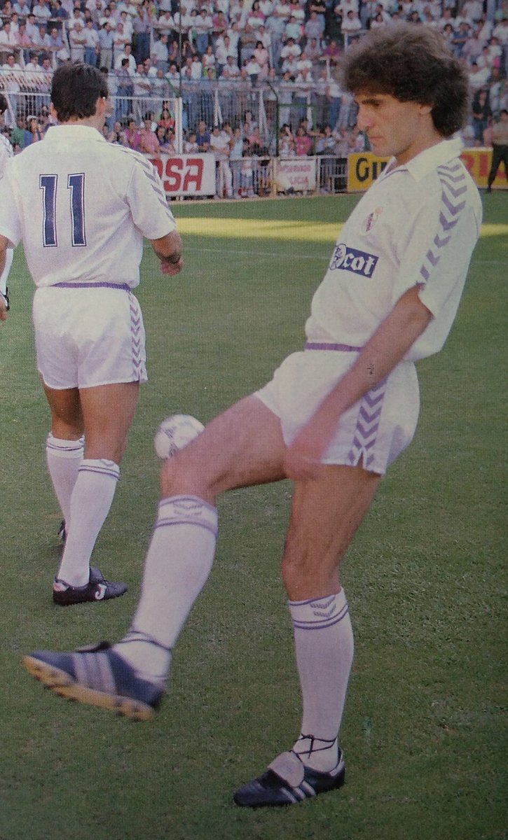 Oscar Ruggeri: " Una vez que he fichado por el mejor equipo del mundo, es obvio que mi meta es acabar en el Real Madrid mi carrera deportiva"
Refuerzo del RM para la temporada 1989/90
cc <a href="/LaRuggeriTuiter/">Oscar Ruggeri</a>