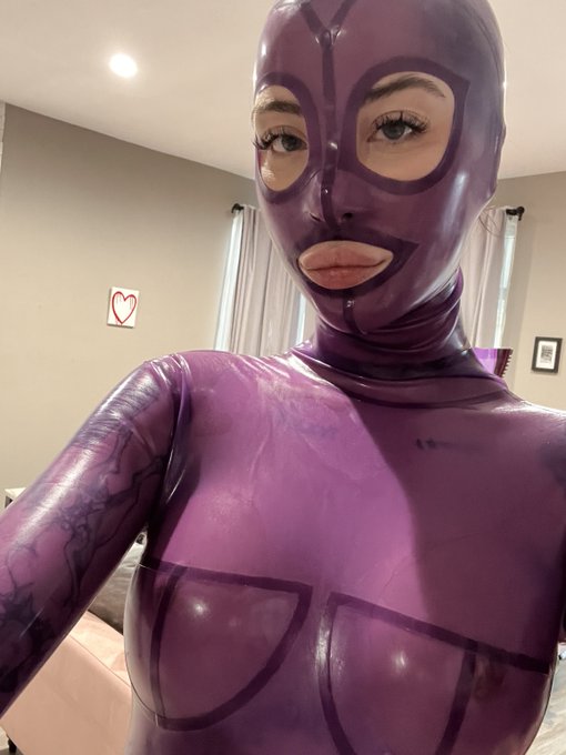 27 years ago the nightmare began! Thanks for all the birthday wishes 💜 https://t.co/ki24t5BJTE