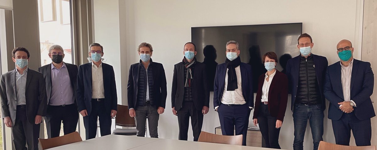 micheljumeau's tweet photo. Ravi d’avoir débuté la journée  avec les équipes #UPR @OrangeIDF de Philippe Laplane
Impressionné par ce collectif engagé dans la conception, le déploiement et la maintenance des #réseaux d’aujourd’hui et de demain #5G @Orange_France https://t.co/vy9J15wsF6